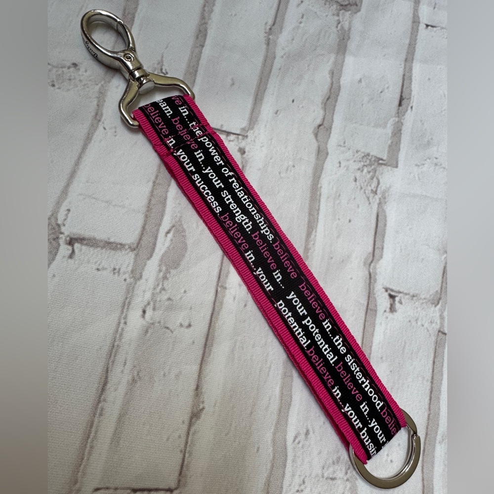 BRAND NEW Thirty-One Key Fob BELIEVE IN SISTERHOOD